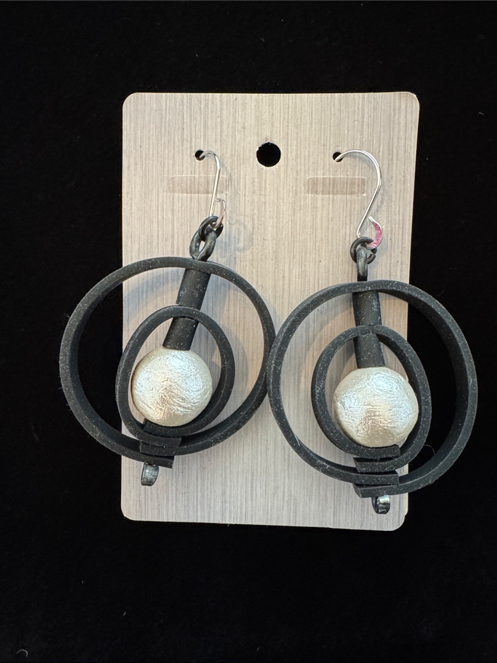 NWT OC Dipper Hoop Earrings Black/White